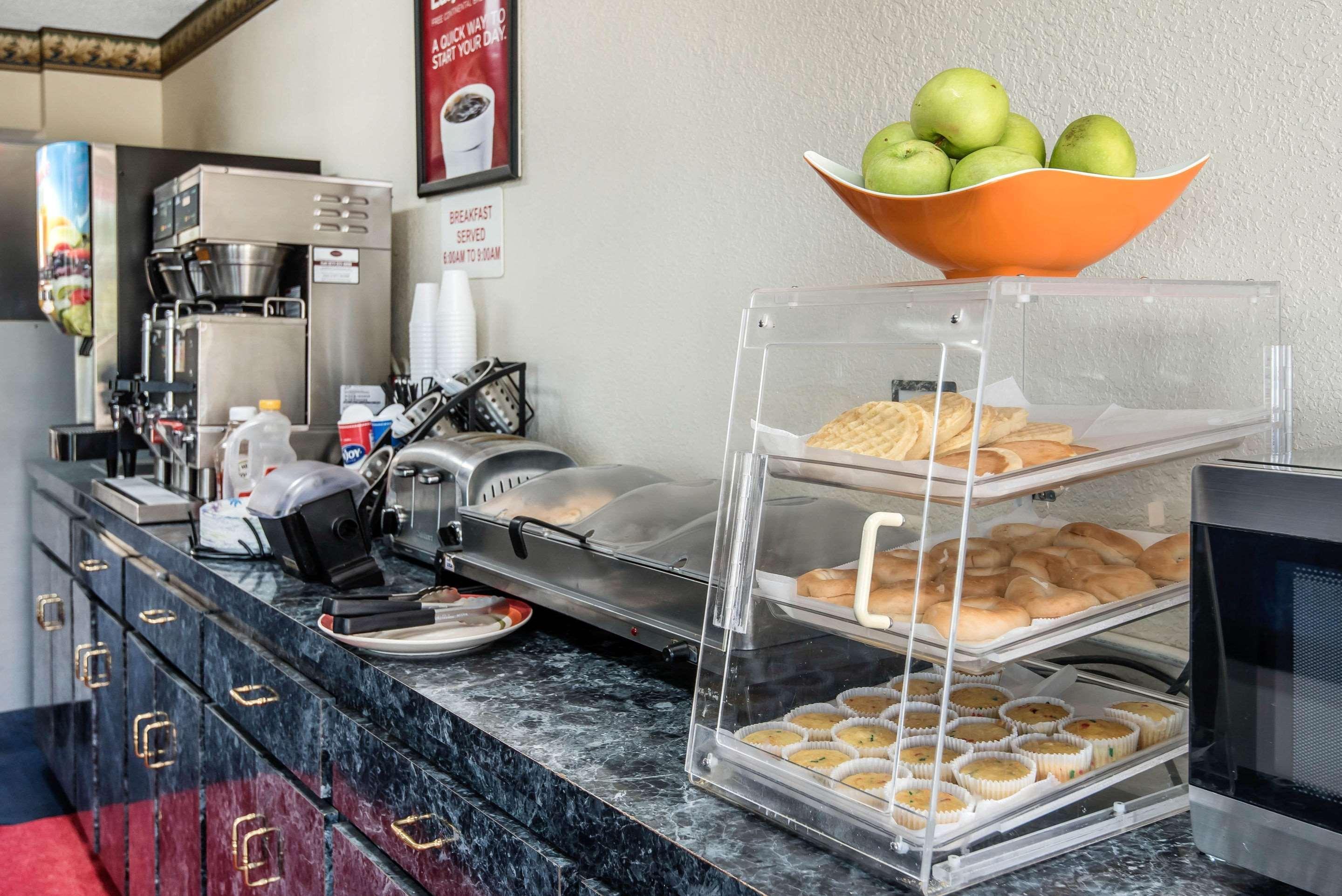 Econo Lodge Oak Grove Buitenkant foto