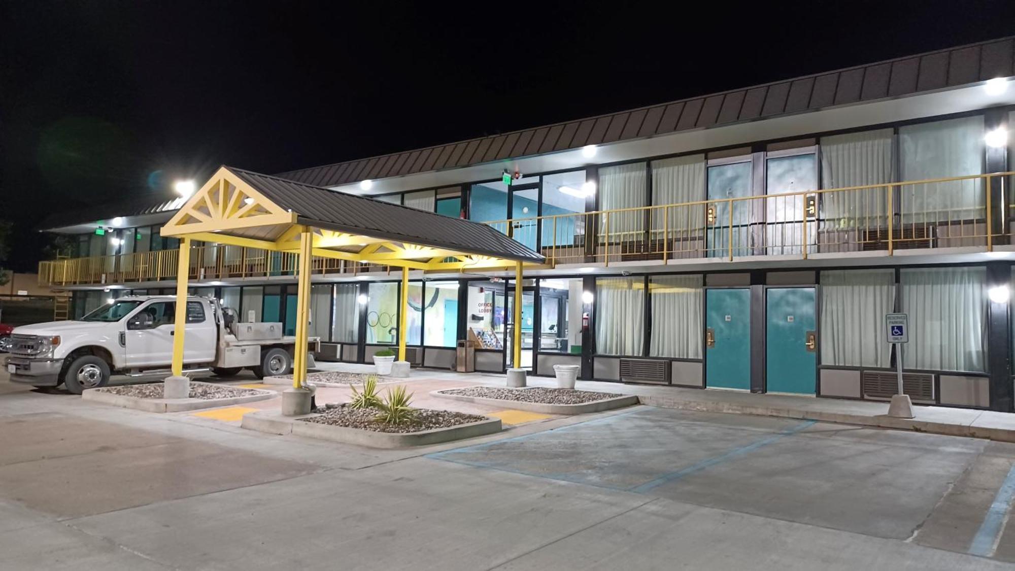 Econo Lodge Oak Grove Buitenkant foto