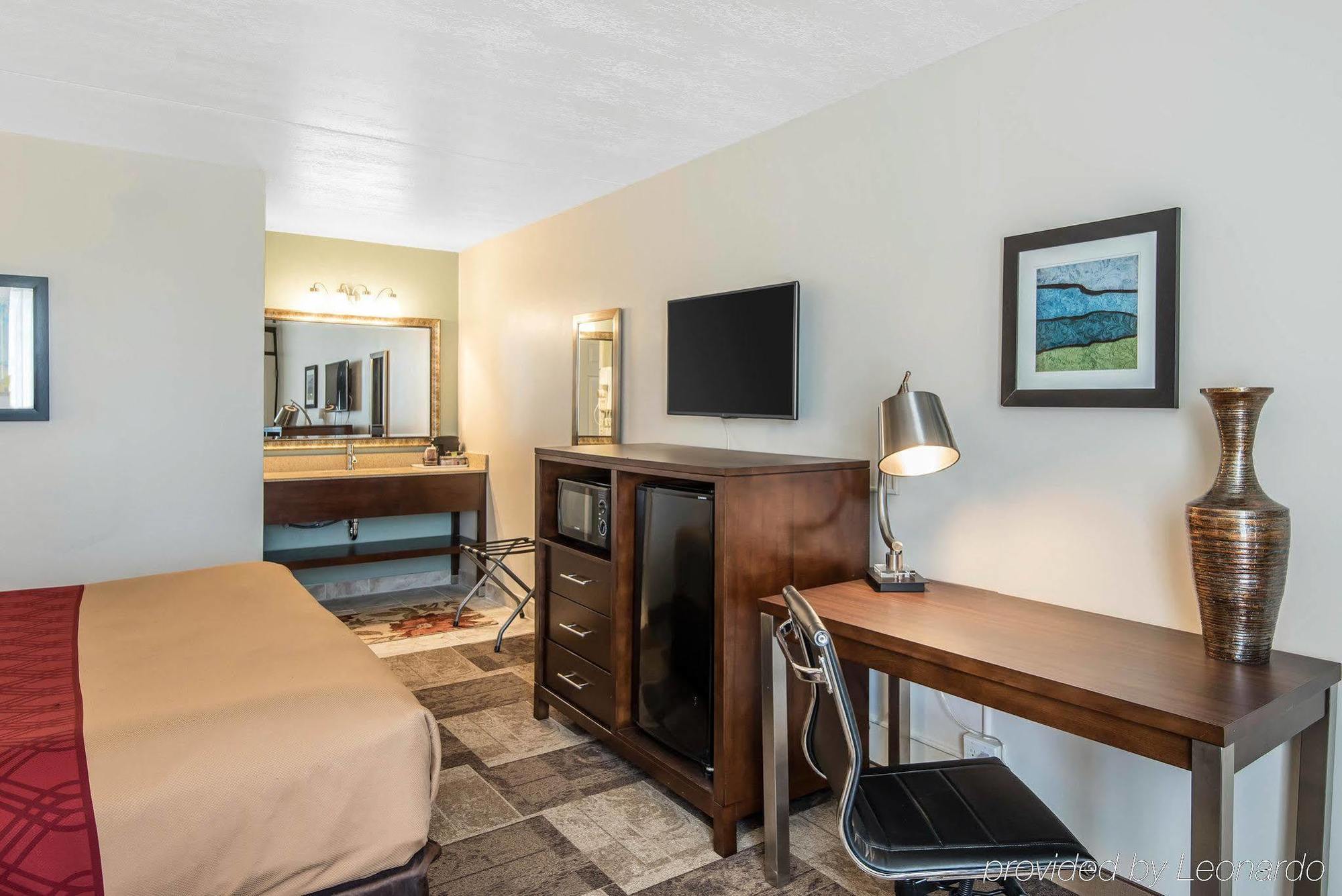 Econo Lodge Oak Grove Buitenkant foto